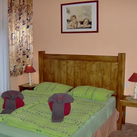 Apartment Guenstige Zur Strasse *